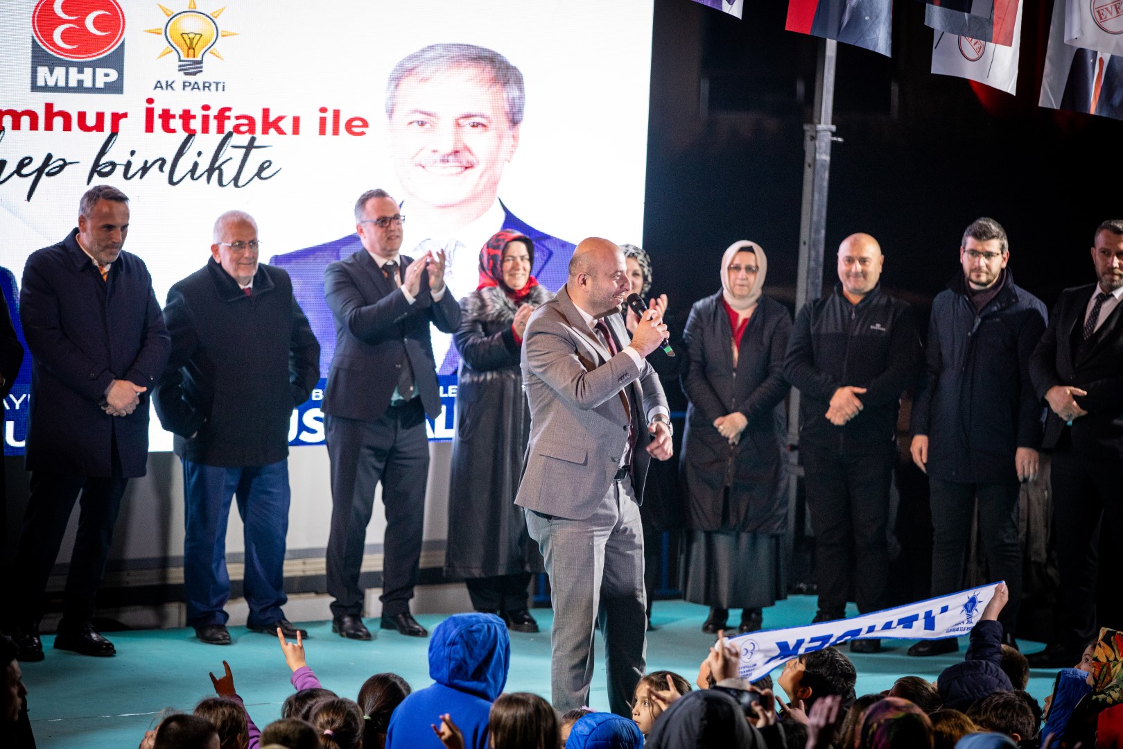 AK PARTİ İL BAŞKANI TEVER: ADAYIMIZ BİZİM TURGUT'TUR, HEP BERABER SAHİP ÇIKACAĞIZ